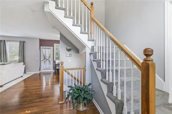 910 W Elizabeth ST, Olathe, KS 66061