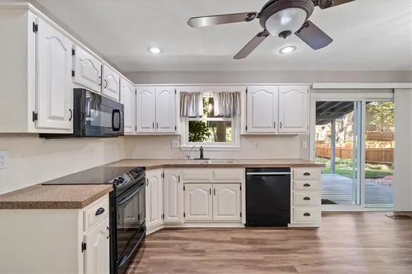 1425 N Hunter DR, Olathe, KS 66061