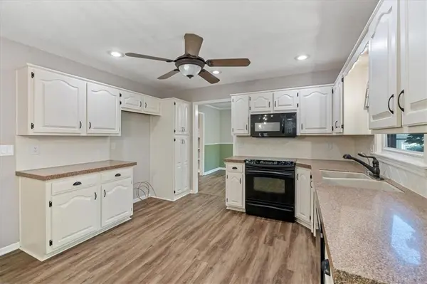 1425 N Hunter DR, Olathe, KS 66061