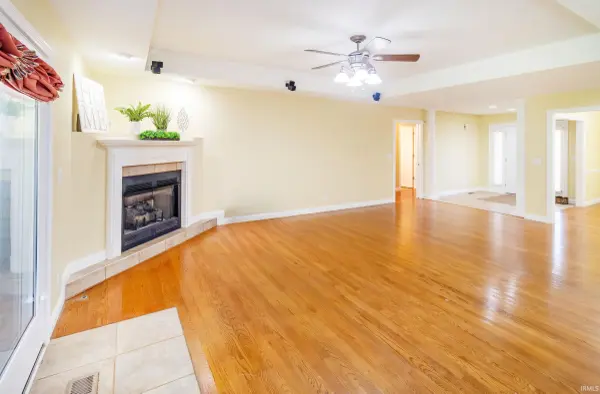 9044 Big Hill RD, Evansville, IN 47711