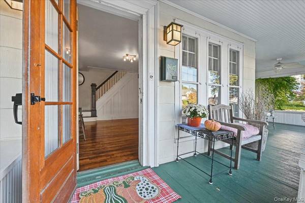 20 5th AVE, Port Washington, NY 11050