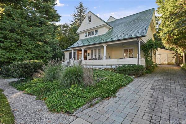 20 5th AVE, Port Washington, NY 11050