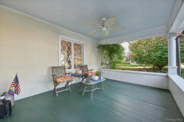 20 5th AVE, Port Washington, NY 11050