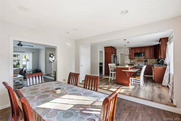 12 17th AVE, Ronkonkoma, NY 11779