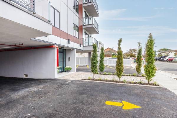848 E Broadway #3W, Long Beach, NY 11561
