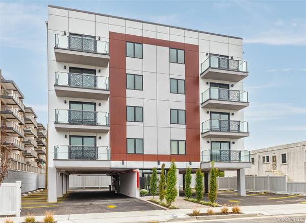 848 E Broadway #3W, Long Beach, NY 11561