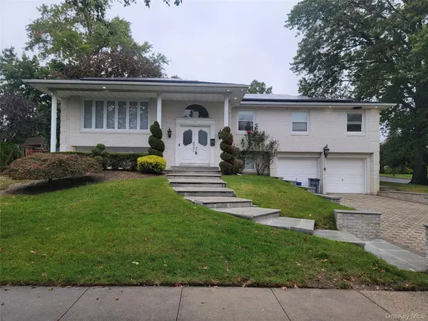 34 Dogwood RD, Albertson, NY 11507