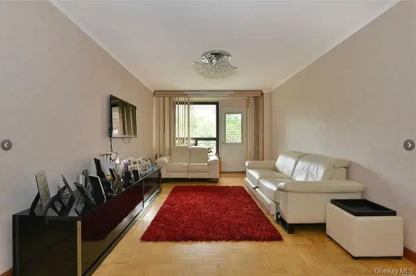 61-15 98 ST #4B, Rego Park, NY 11374