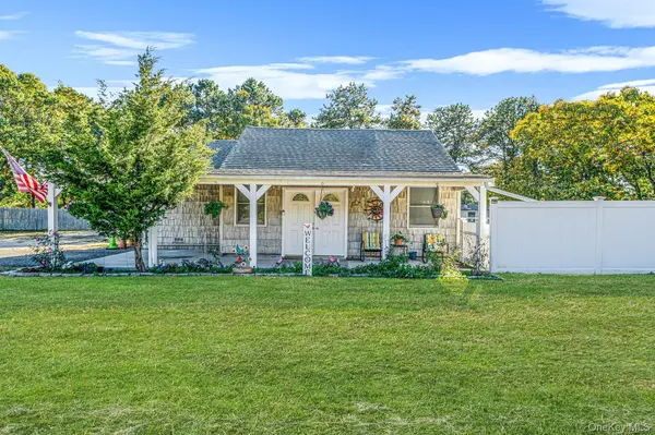 350 Hawkins RD, Centereach, NY 11720