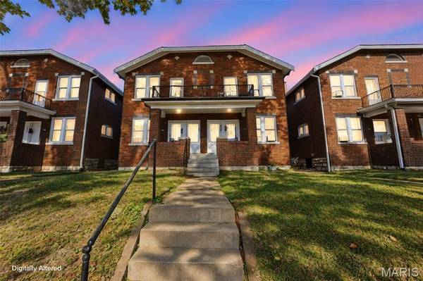 4245 Bates ST, St Louis, MO 63116