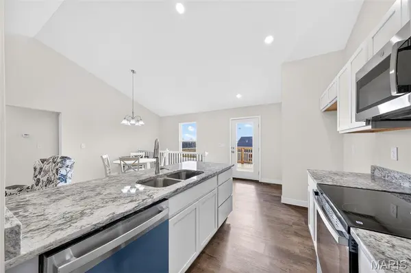 264 Railroad ST, Moscow Mills, MO 63362