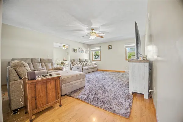 18 W Circle DR, Streator, IL 61364