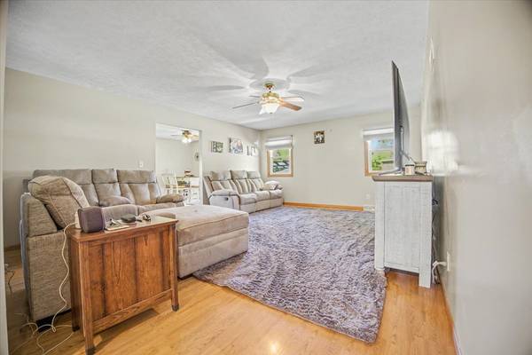 18 W Circle DR, Streator, IL 61364