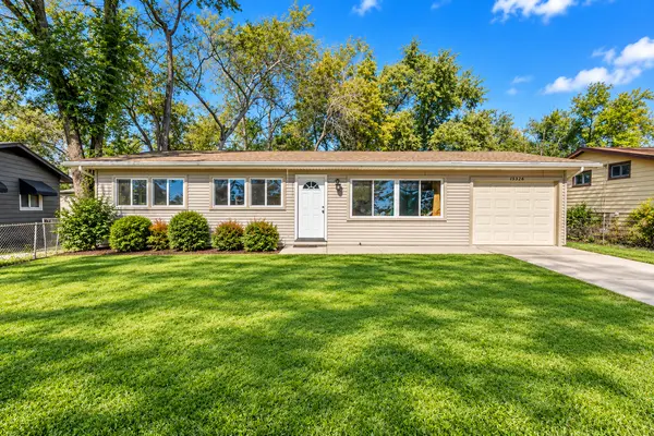 15326 Cherry LN, Markham, IL 60428