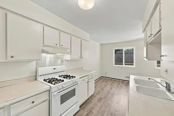 7525 Whitney DR, Apple Valley, MN 55124