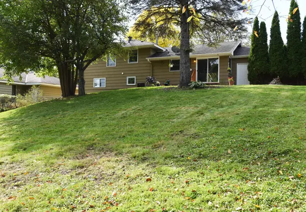 8644 Poplar Bridge Curve, Bloomington, MN 55437