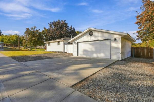 2021 S Fruitland Street, Kennewick, WA 99337