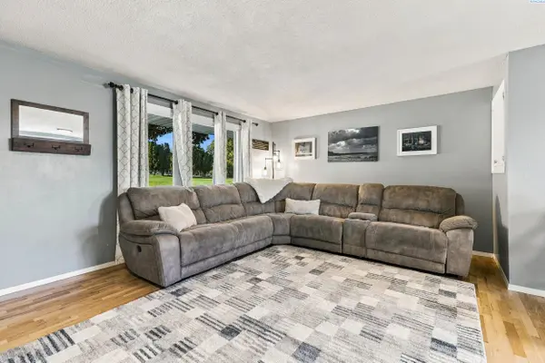 2021 S Fruitland Street, Kennewick, WA 99337