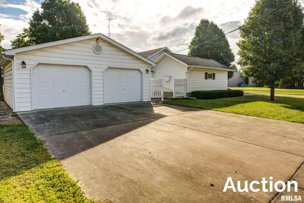 120 MADISON ST, Nokomis, IL 62075