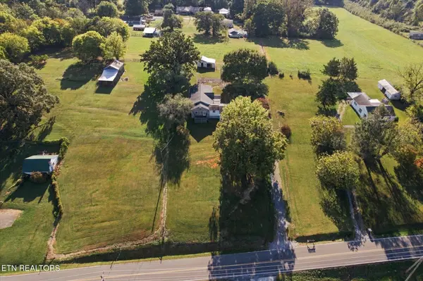 810 Ridge Rd, Maryville, TN 37803