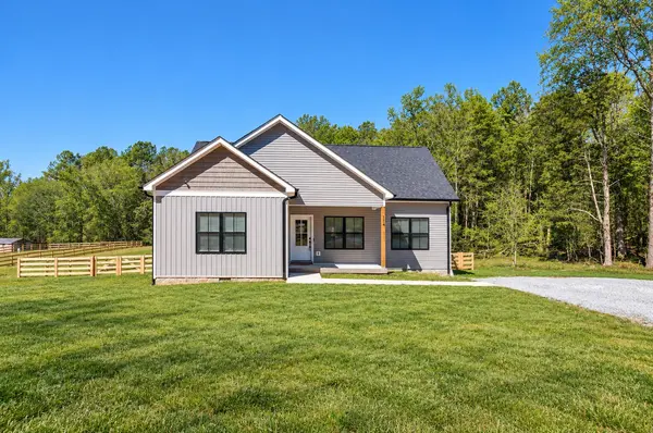 114 Long Rd, Charlotte, TN 37036
