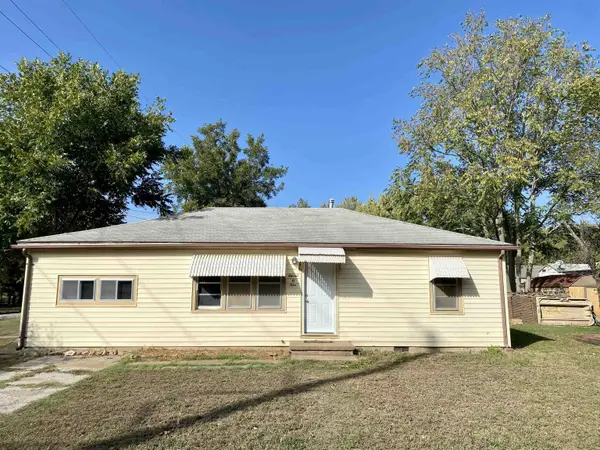 1104 Olive, Winfield, KS 67156