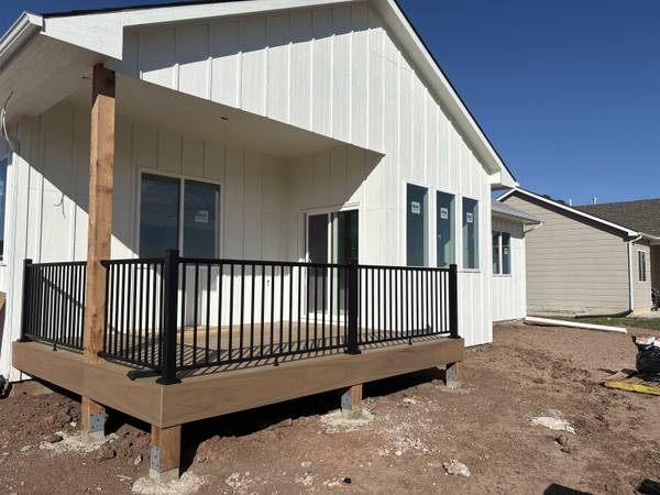 227 W Cherry Oaks St, Cheney, KS 67025