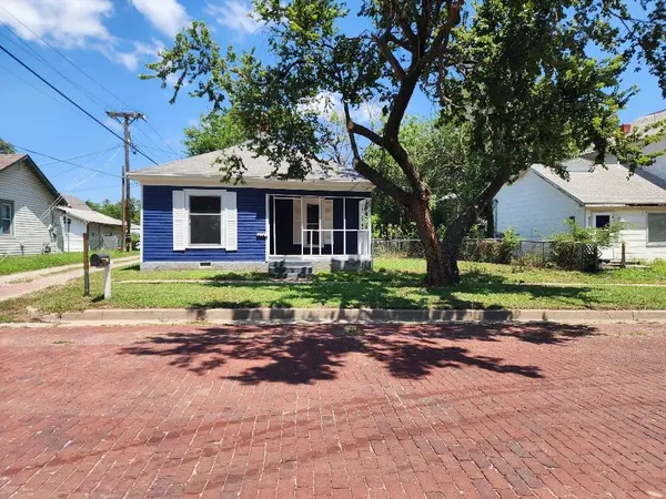 414 E Monroe, Arkansas City, KS 67005