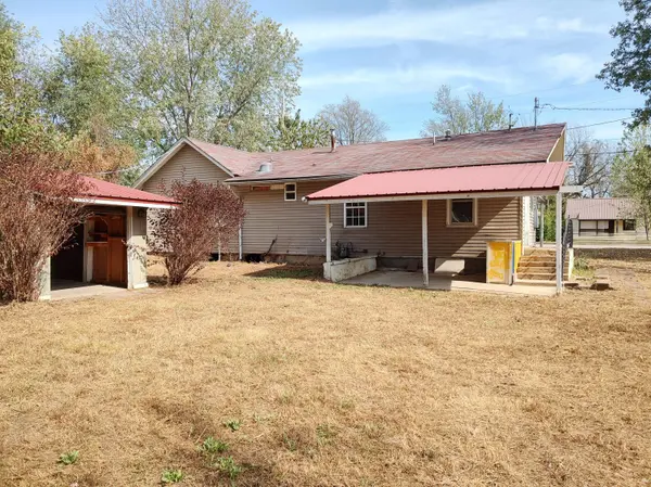 553 Taylor ST, Lebanon, MO 65536
