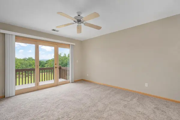 1715 Paradise Landing RD, Kimberling City, MO 65686
