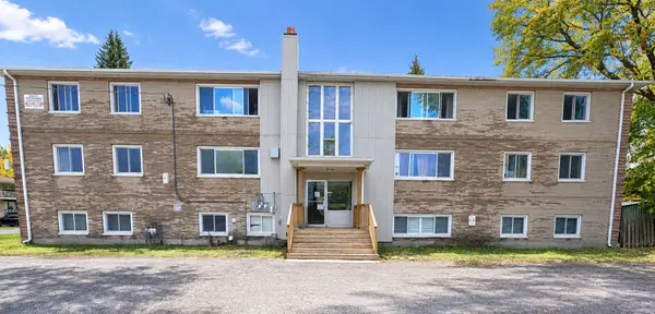 14 Milford CRES, North Bay, ON P1A 1M3
