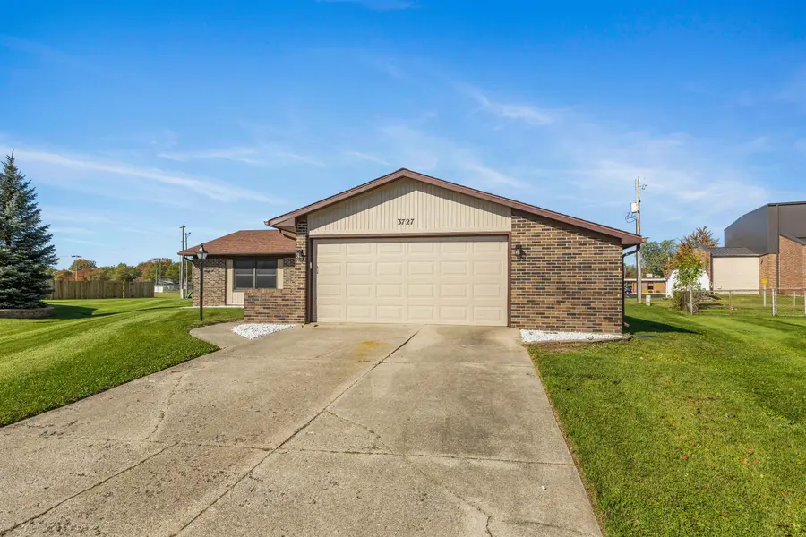 3727 Whetstone LN, Fort Wayne, IN 46815