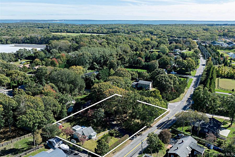 2000 Cox Neck RD, Mattituck, NY 11952