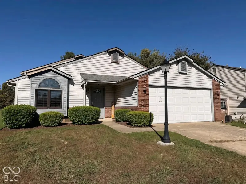 1500 Wrenwood DR, Columbus, IN 47201