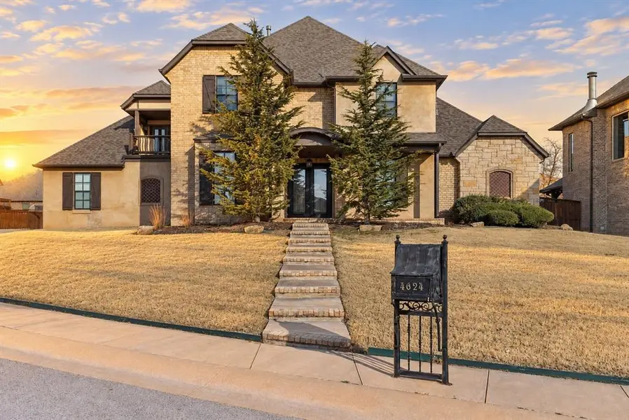 4624 Roundup RD, Edmond, OK 73034