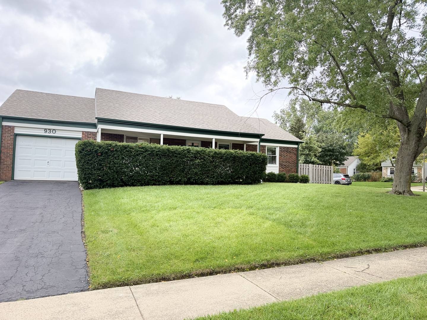 930 Dorncliff LN, Buffalo Grove, IL 60089