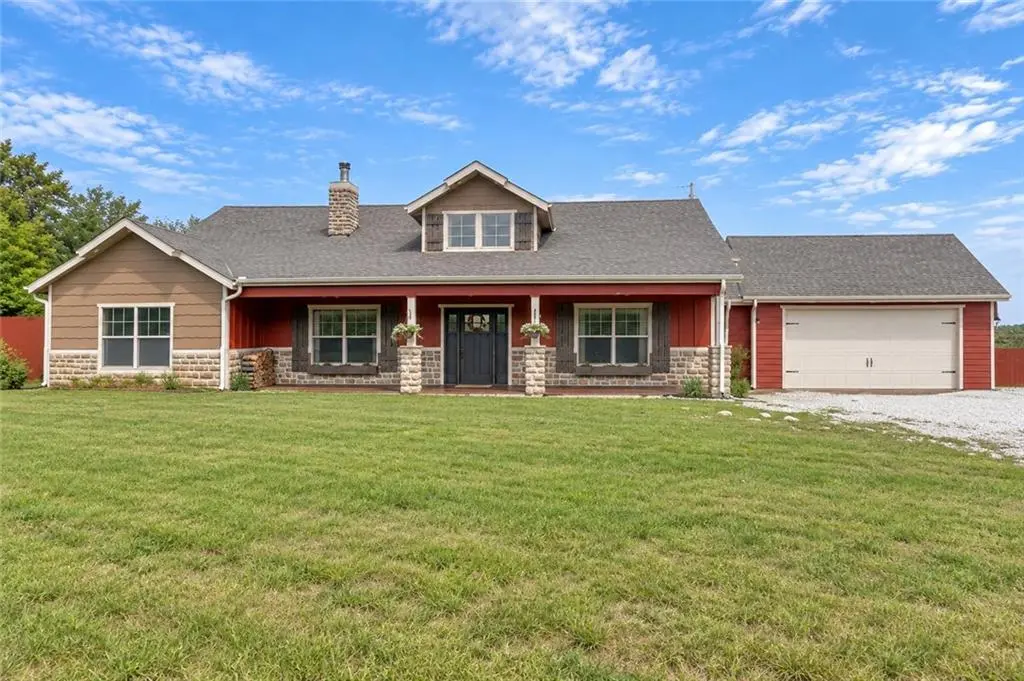 24211 E 223rd ST, Harrisonville, MO 64701