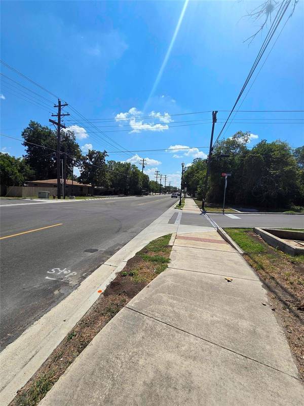302 Blanco ST, Kyle, TX 78640