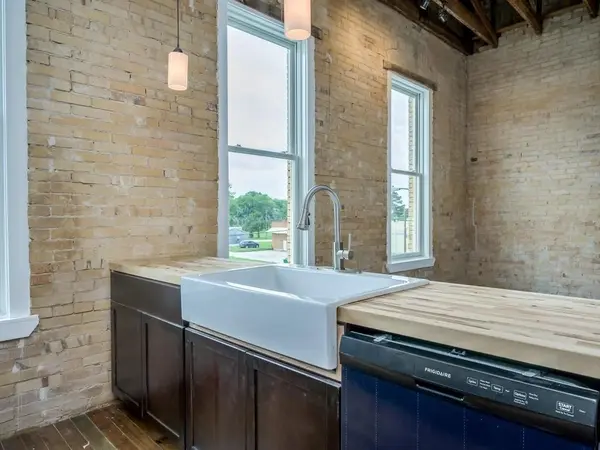 110 S Main ST #201, Elgin, TX 78621
