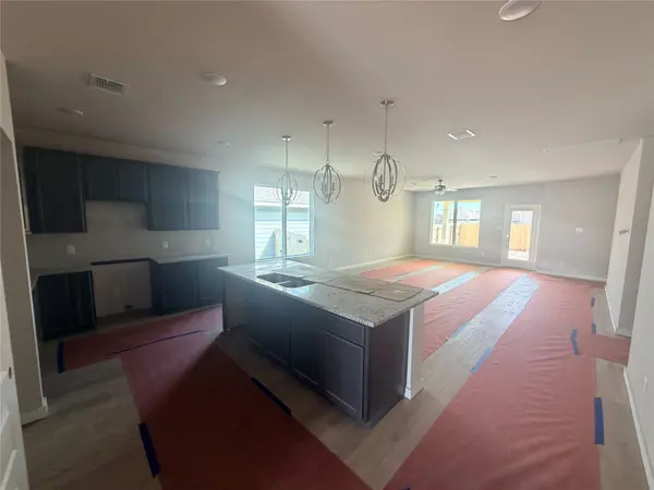 300 Boatright BLVD, Jarrell, TX 76537