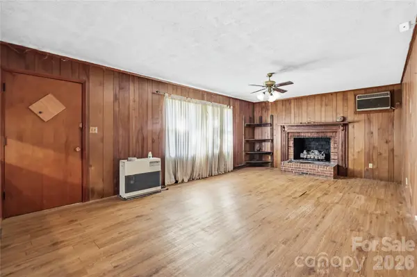 328 Long Shoals RD, Bessemer City, NC 28016