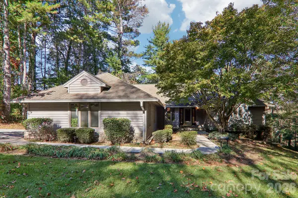 108 Kenwood DR, Hendersonville, NC 28739