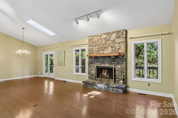 108 Kenwood DR, Hendersonville, NC 28739