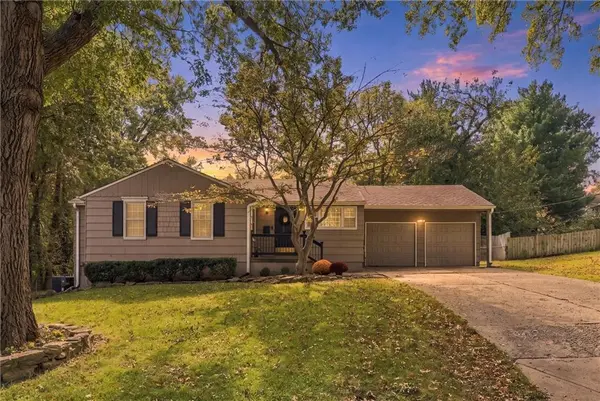 4717 W 77th PL, Prairie Village, KS 66208