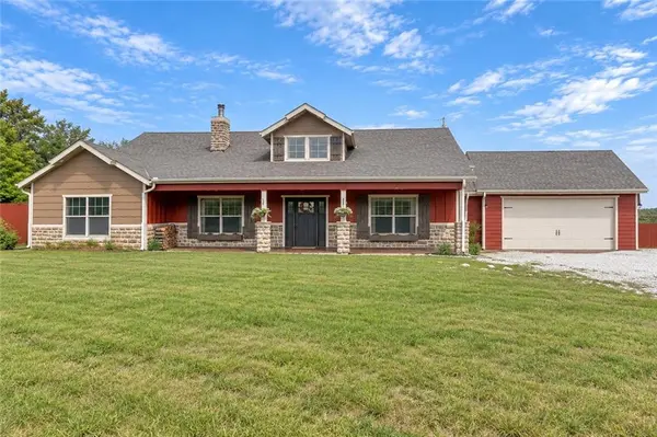 24211 E 223rd ST, Harrisonville, MO 64701