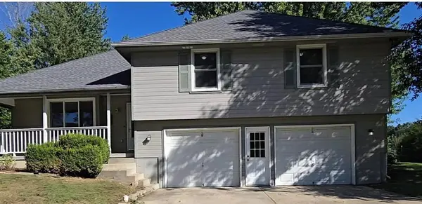 29408 Vickie DR, Excelsior Springs, MO 64024