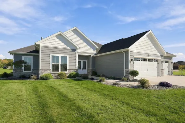 3009 Noble Hawk DR, Kendallville, IN 46755