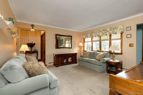 1040 4th ST, West Babylon, NY 11704