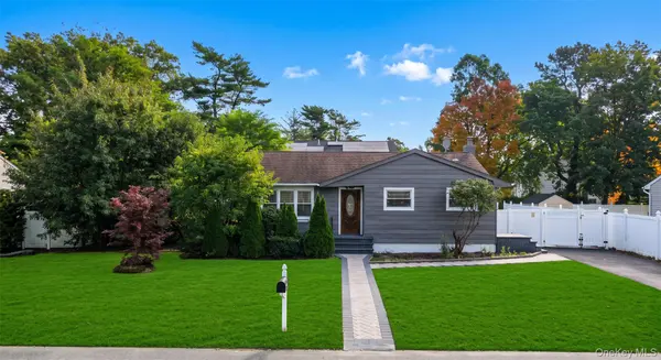63 Schenectady AVE, West Babylon, NY 11704