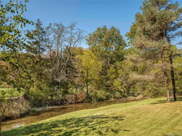 87 Willow Vale RD, Pine Plains, NY 12567